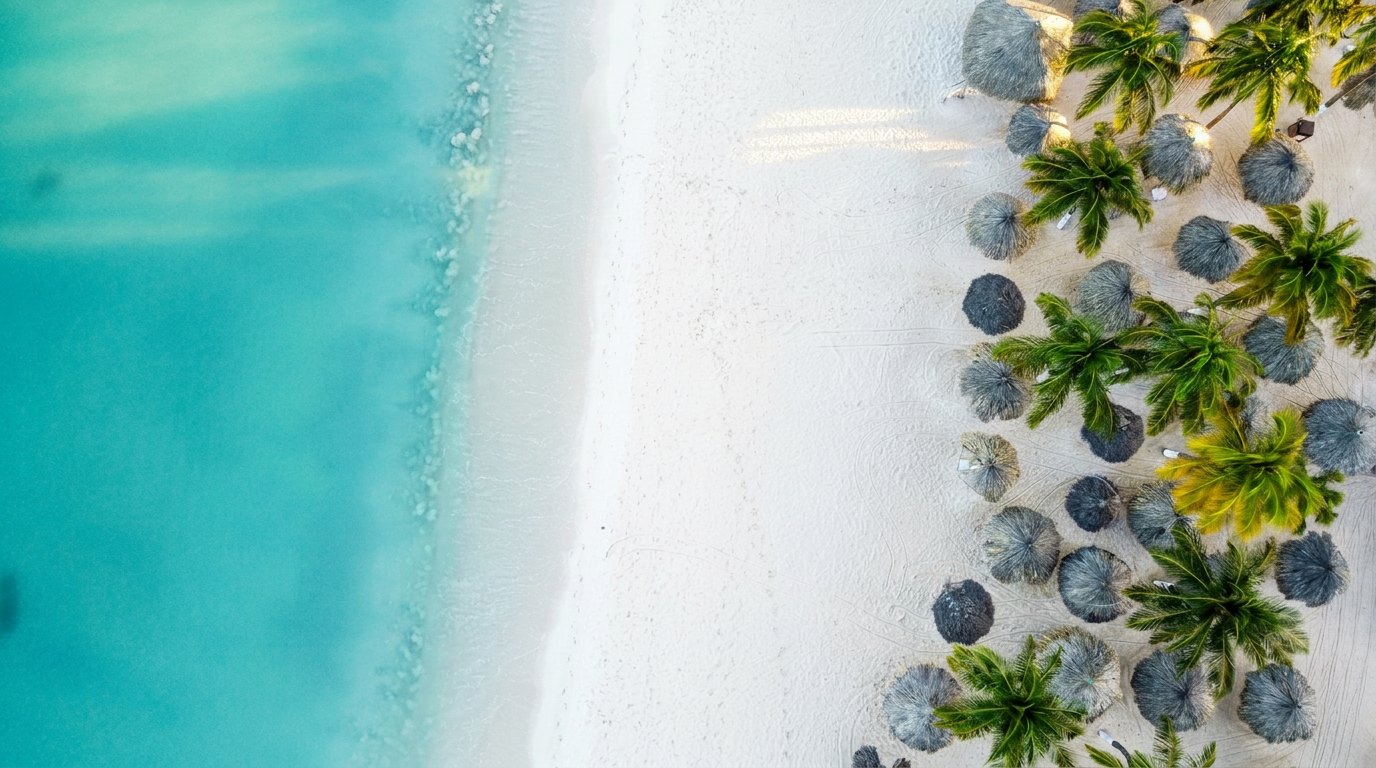 White sandy beaches at Palm Beach